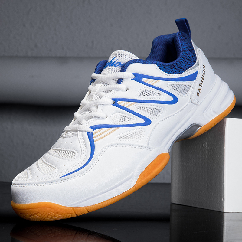 New Sports Shoes for Men and W - огляд і ціна Badminton Vector